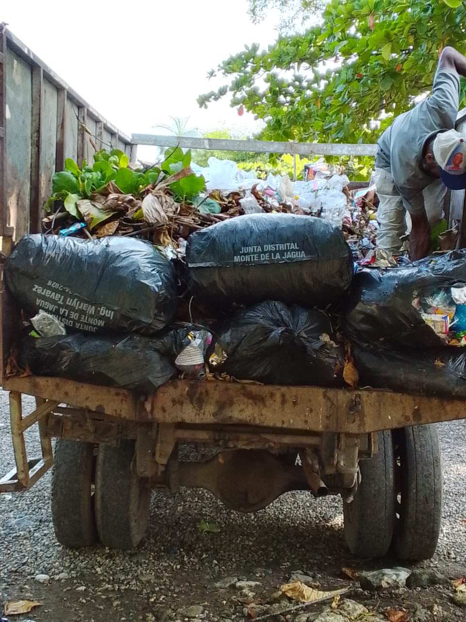 06 de octubre- Trabajando por un distrito más limpio y saludable.